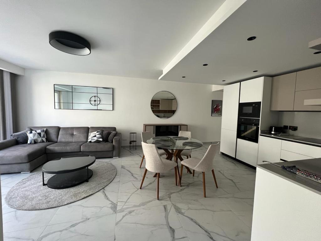 Skylark 2 Apartment With Terrace Is-Swieqi Buitenkant foto